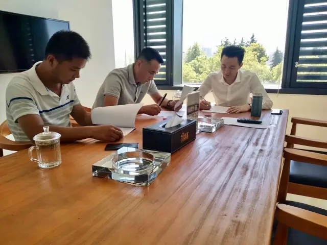 熱烈祝賀蕪湖鳩江孫總、潘總簽約創(chuàng)綠家！