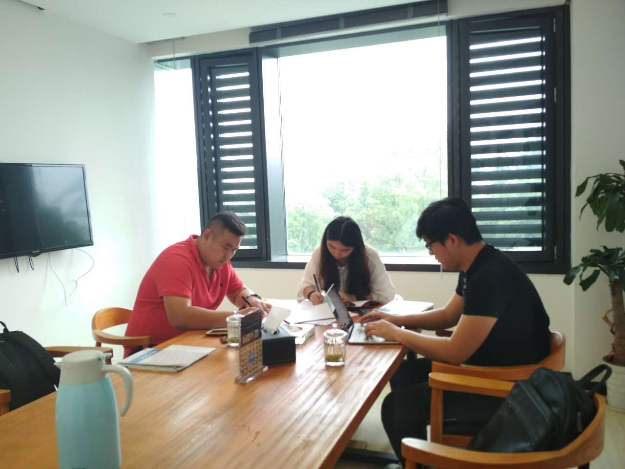熱烈祝賀劉總簽約創(chuàng)綠家山東省縣級市代理！