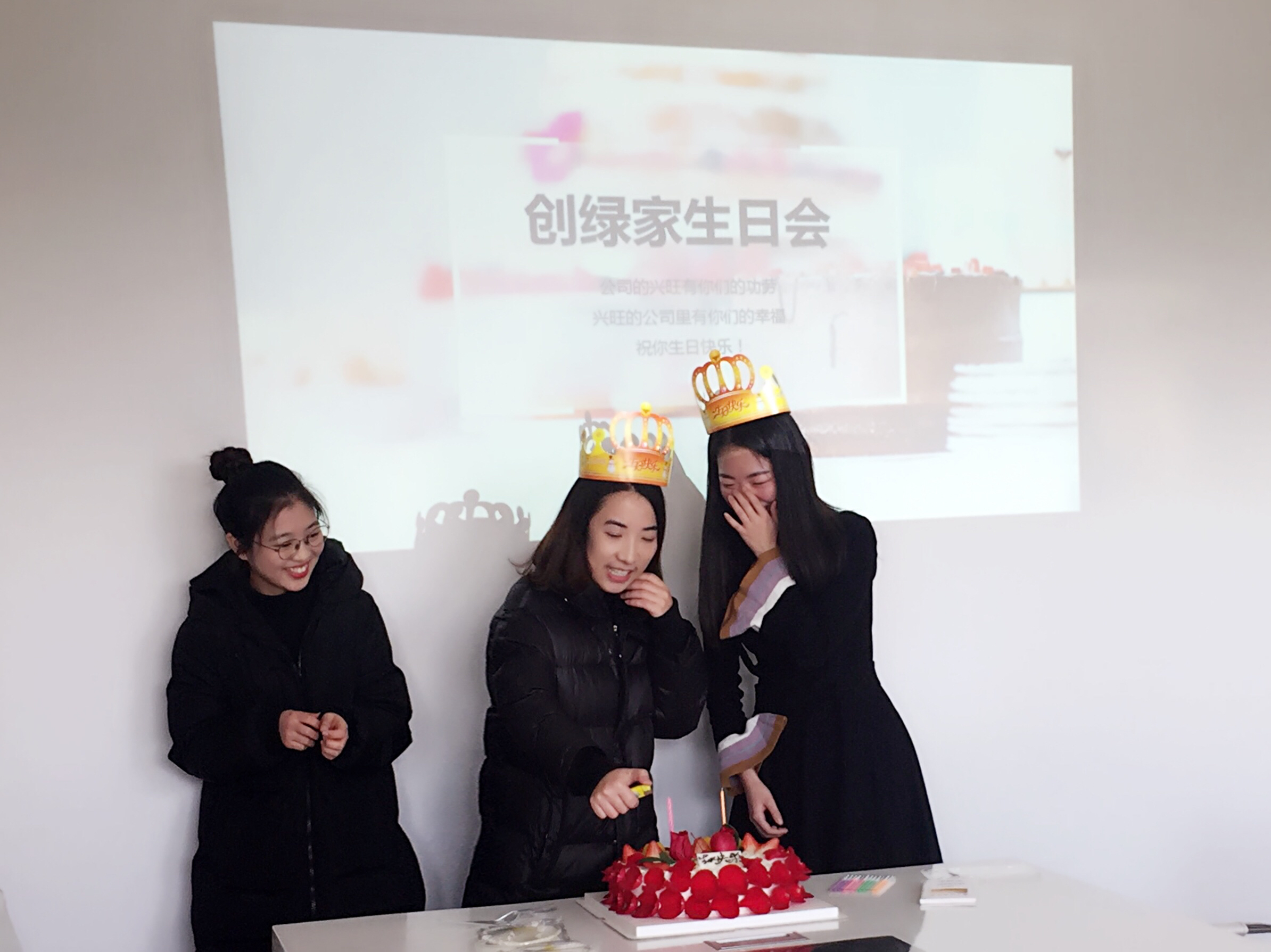 【1月生日會】本月壽星只有美少女，拍圖拍到小編手機(jī)內(nèi)存不夠啦！