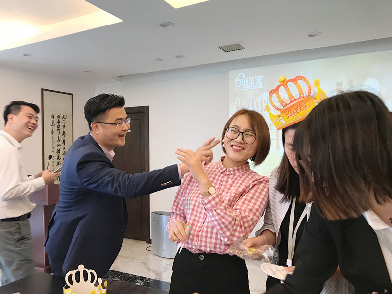 【4月生日會(huì)】業(yè)務(wù)很硬核，而我們只是甜美小公舉