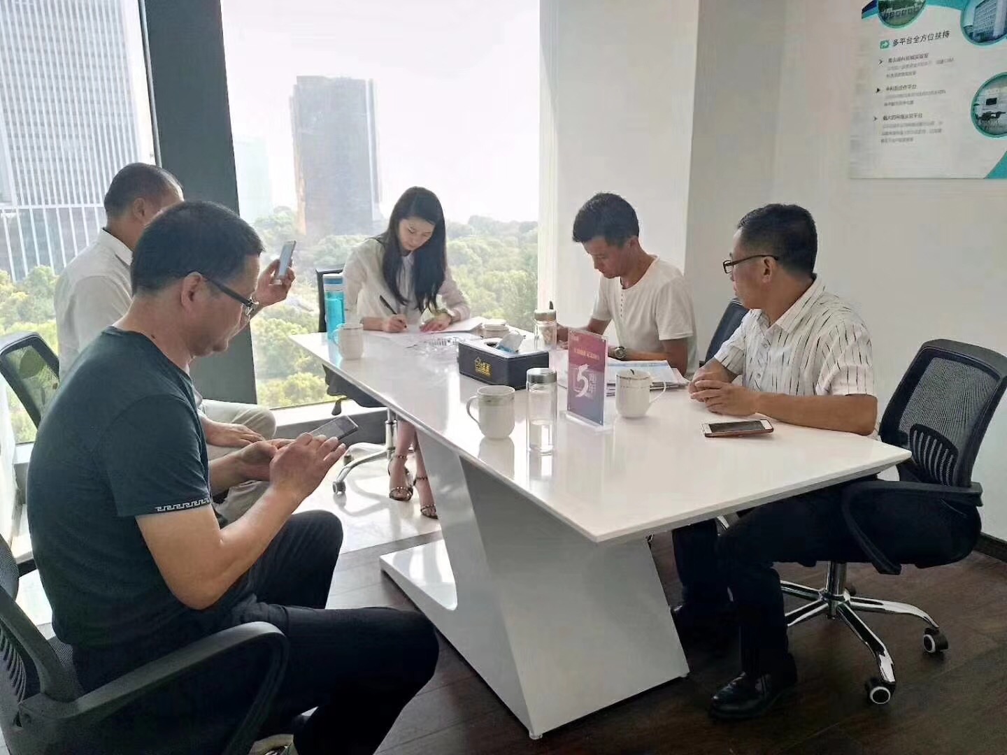 熱烈祝賀鞠總團(tuán)隊簽約創(chuàng)綠家日照市區(qū)級代理！