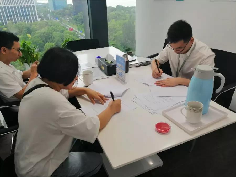 熱烈祝賀朱總、劉總簽約創(chuàng)綠家江蘇省蘇州市吳江區(qū)區(qū)級(jí)代理！