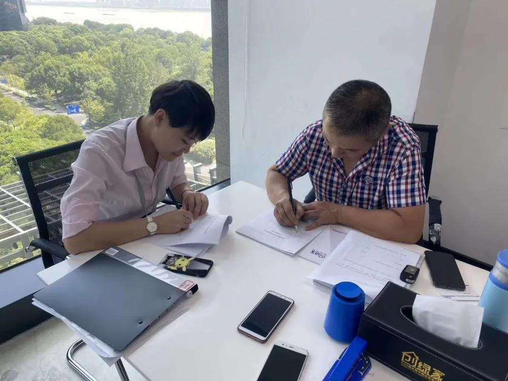 熱烈祝賀董總簽約創(chuàng)綠家浙江省區(qū)級代理！