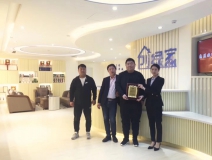 熱烈祝賀魏總、吳總、楊總簽約創(chuàng)綠家陜西省市級代理！